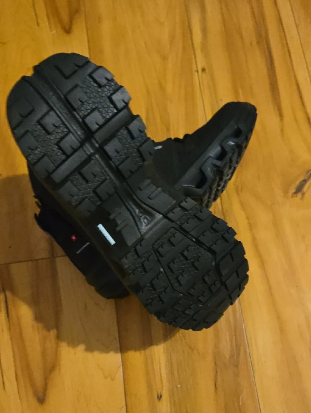 On Running Men's Black High-Top Lace-Up Boots CLOUDROCK